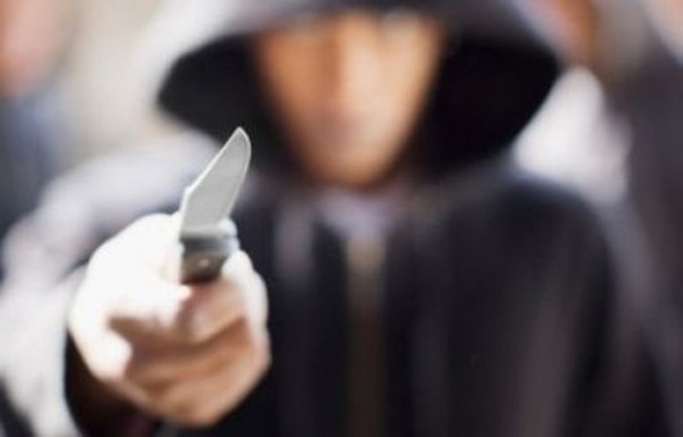 В Яйве разбойника, угрожавшего пенсионеру ножом, посадили на 7,5 лет