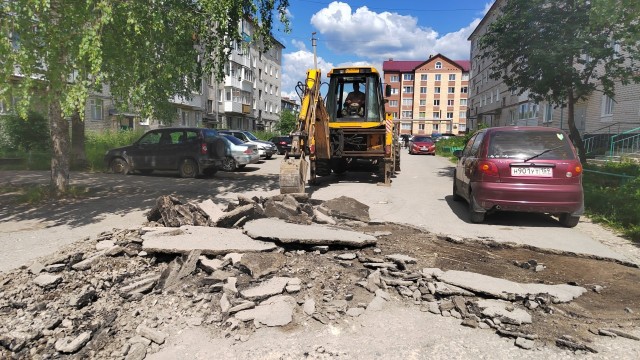 ​В поселке Яйва началось благоустройство придомовой территории многоквартирных домов