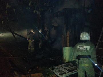 В Яйве ночью 2 сентября сгорел дом
