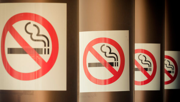 Курение возле подъездов предлагается запретить