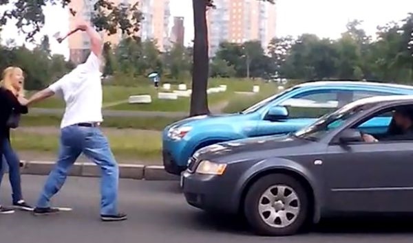 В Госдуме предложат лишать прав водителей, устраивающих «дорожные войны»