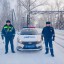 В Александровске сотрудники полиции оказали помощь замерзающему на трассе водителю