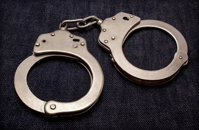 Осудили трех подростков, признанных виновными в изнасиловании 30-летней женщины