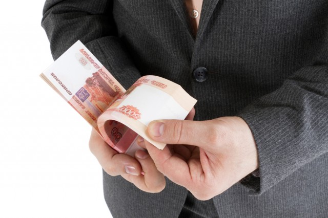Средняя зарплата чиновника в Прикамье – 33,4 тыс. рублей