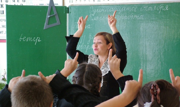 В Госдуме предложили давать отпуск учителям до года