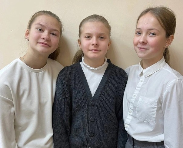 В Александровске трёх школьниц номинировали на знак «Горячее сердце»