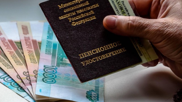 Безработным пожилым россиянам увеличат пенсию