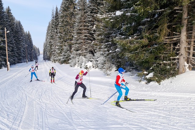 На лыжную трассу в Александровске вышли 130 участников, а в Яйве около 200