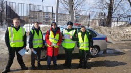 Отряд ЮИД напомнил водителям о правилах перевозки детей в транспортных средствах