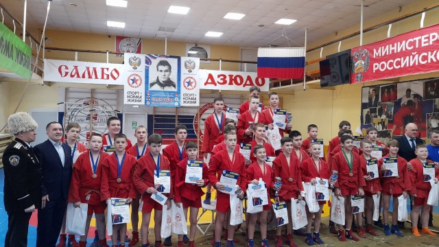 Яйвинские самбисты выступили на командном турнире в Перми