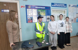 Полицейские провели экскурсию для школьников