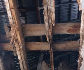 ​В Яйве в одном из домов обвалился потолок в квартире
