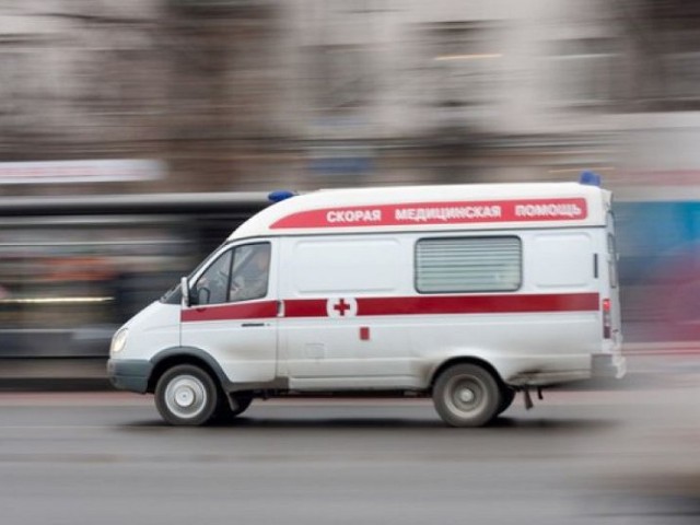 В карете скорой помощи скончалась 32-летняя женщина из Кизела