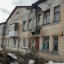 Частично разрушенную стену дома в поселке Яйва отремонтируют