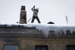 Пока снег на голову не упал