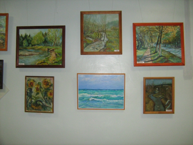 Центральная городская библиотека г. Александровска приглашает посетить выставку картин