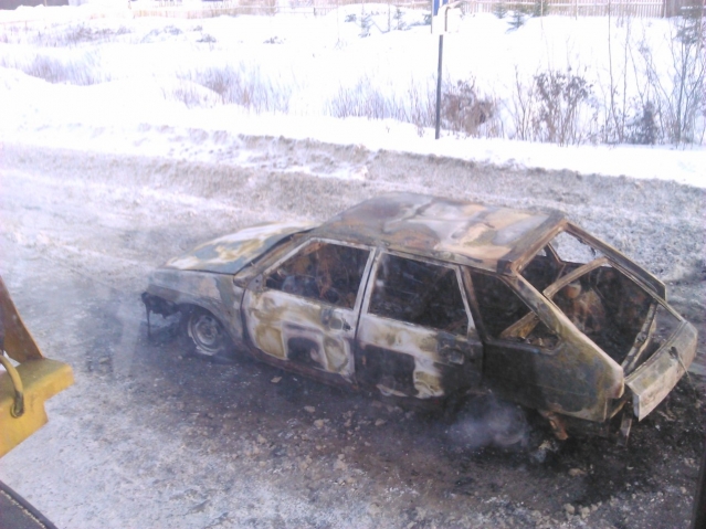 Сегодня ночью в Яйве сгорел автомобиль