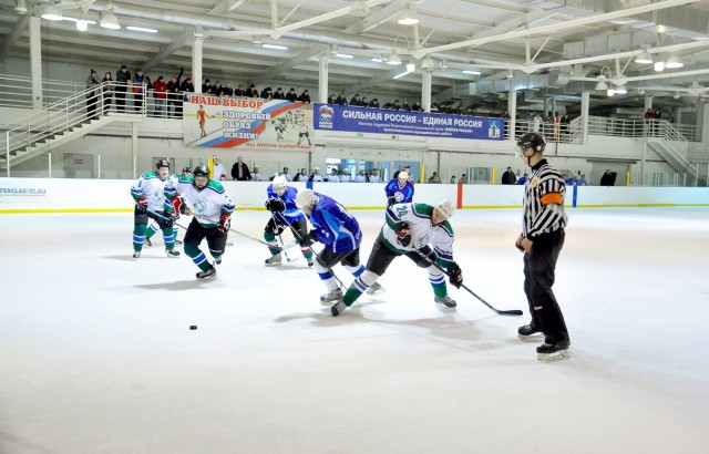 Финал первенства края по хоккею среди ветеранов прошёл в Александровске