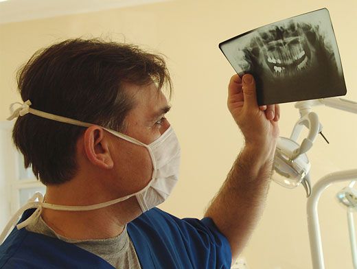 Жителей Яйвы с переломами отправляют делать рентгенснимки в Березники