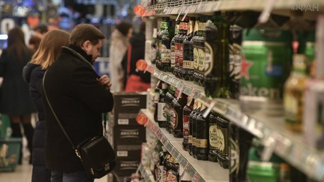 Продажу алкоголя в жилых домах с 23.00 до 11.00 предлагают запретить