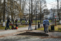 В Александровске к Дню Победы провели субботник