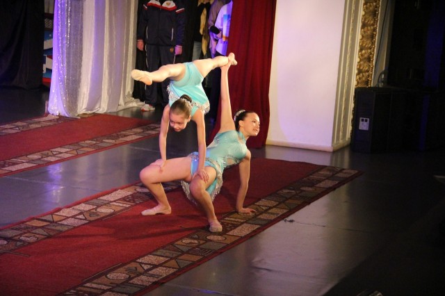 В Александровске прошли открытые соревнования по спортивной акробатике