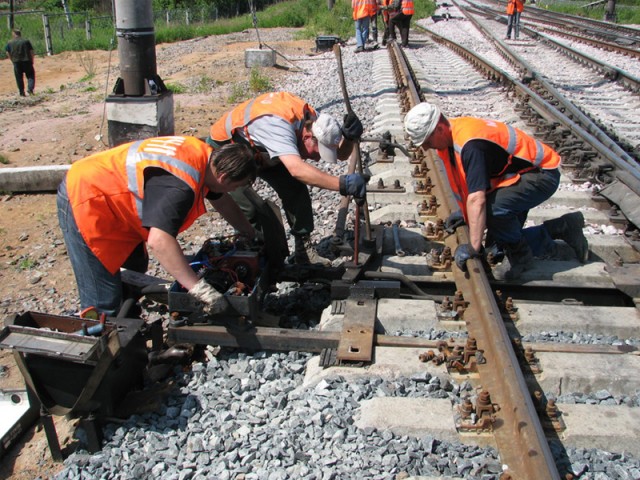 18 мая в границах железнодорожного переезда 169 километра станции Яйва пройдут плановые работы