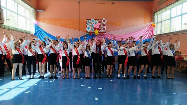 В школах Александровского округа прозвенел последний школьный звонок