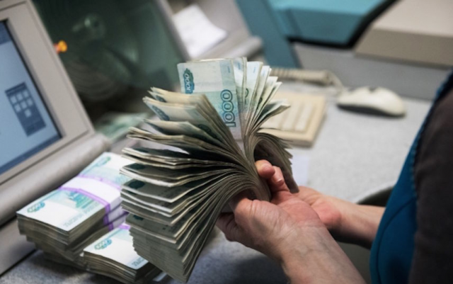 В Прикамье мужчины зарабатывают больше женщин в среднем на 10 тысяч рублей